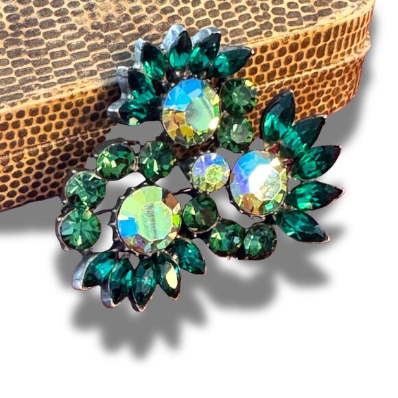 Vintage Green Brooch | UK Aurora Borealis Rhinestone. Crystal Statement Pin - Picture 5 of 12